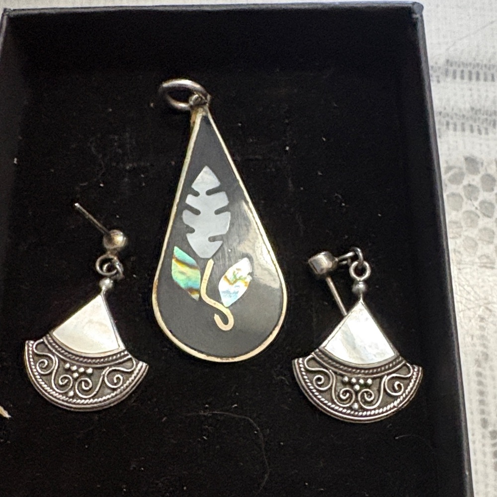 Elegant Silver and Black Jewelry Set